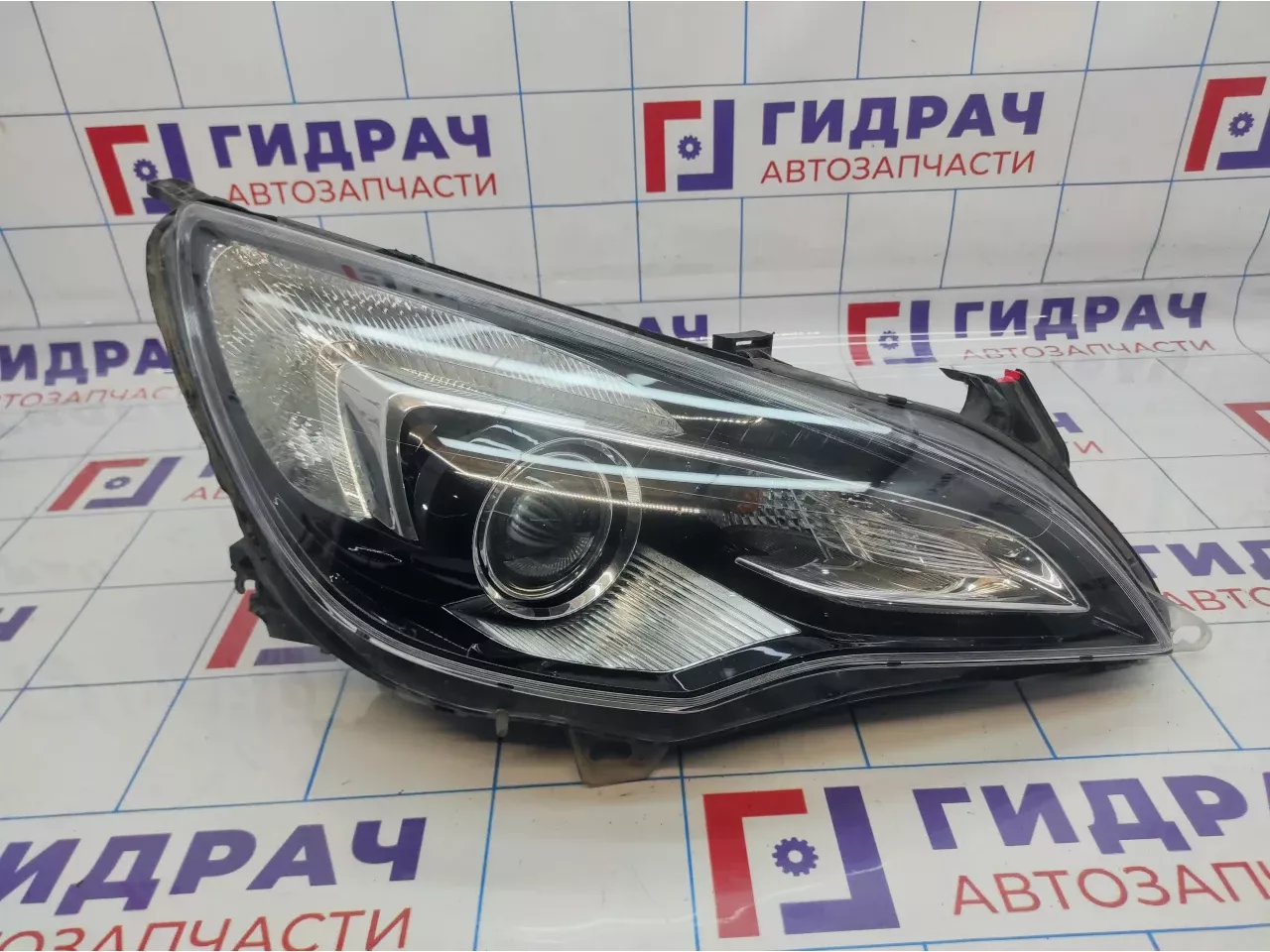 Фара правая Opel Astra GTC (J) 39027952